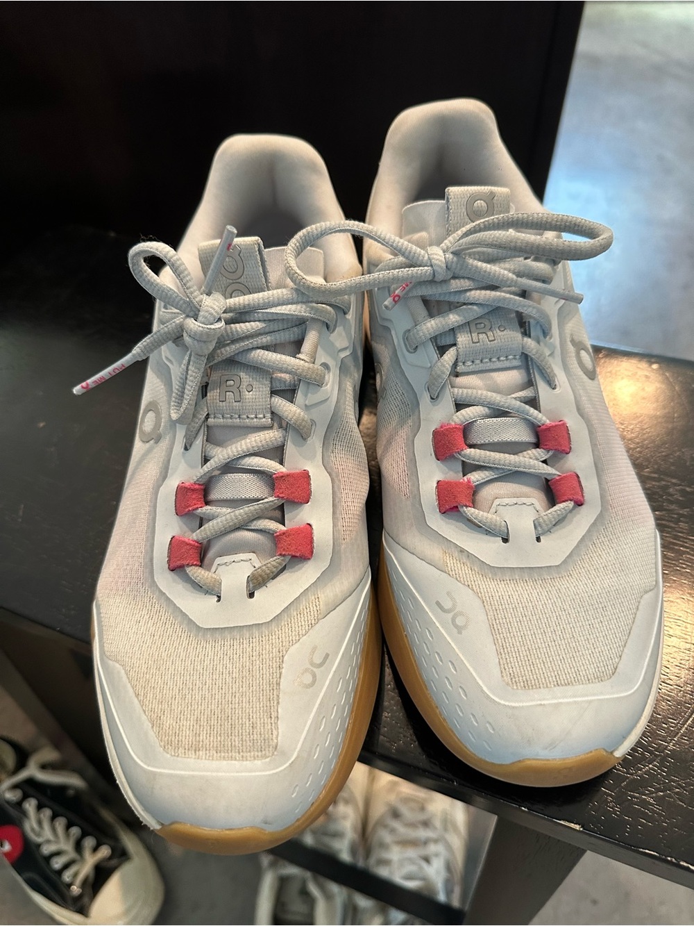 On tennis court Women's size 9 - The Roger Advantage Pro - Picture 2 of 5